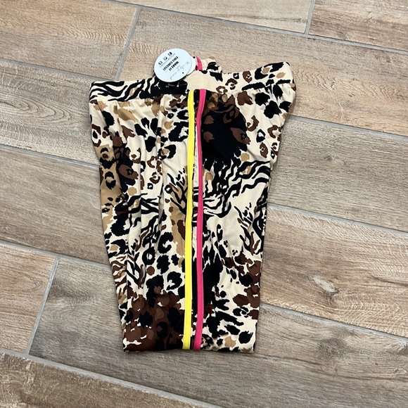 Cheetah is trending!Cropped jacket & leggings set with yellow & pink stripes! - Picture 3 of 4